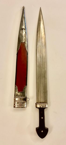 KINDJAL avec son fourreau d’origine

Acier,...
