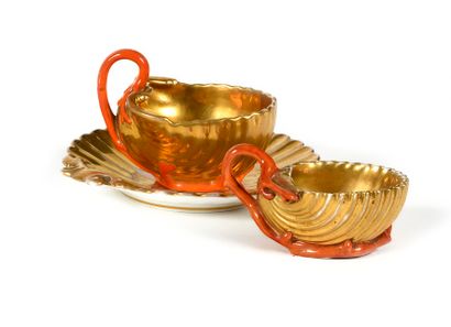 TASSE et SOUS-TASSE en forme de coquillage...