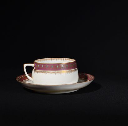 TASSE et sa SOUS-TASSE

Manufacture Kouznetsov...