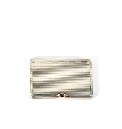 ETUI A CIGARETTES

Argent

Poinçons : SOUMIN,...