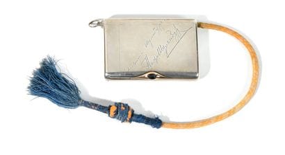 ETUI A CIGARETTES par MOROZOV

Nom de l’ancienne...