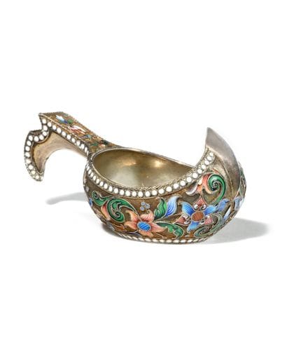 KOVSH

Argent, émail cloisonné

Poinçons...