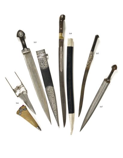 KINDJAL avec son fourreau d’origine

Acier,...