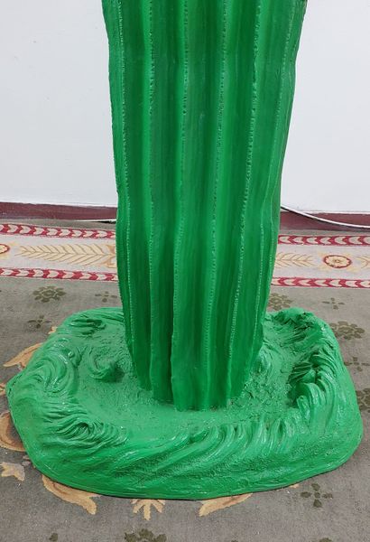 CACTUS en résine verte

H : 185 cm ; L :...