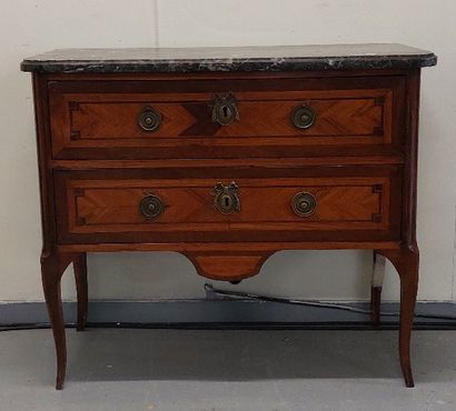COMMODE sauteuse en bois de placage ouvrant...