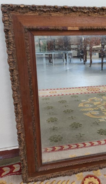 PAIRE DE MIROIRS en bois et stuc sculpté...