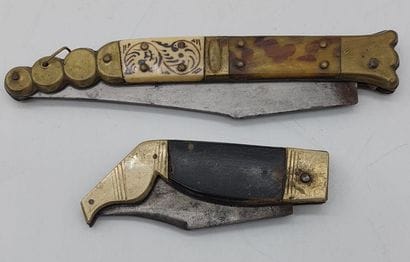 COUTEAU NAVAJA en corne, os et laiton 

Longueur...