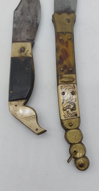 COUTEAU NAVAJA en corne, os et laiton 

Longueur...