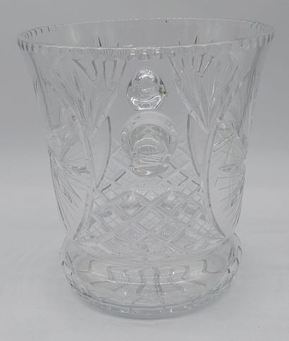 SCEAU A CHAMPAGNE en cristal taillé

H :...