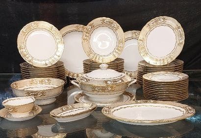BERNARDAUD - Polignac model including : 

-...