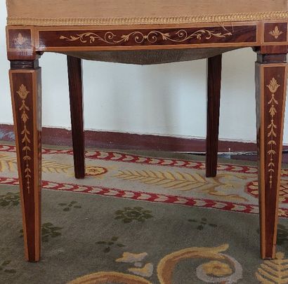 Paire de CHAISES en marqueterie de palissandre...