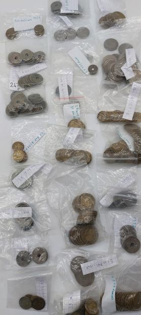 IMPORTANT LOT DE PIECES ANCIENNES
