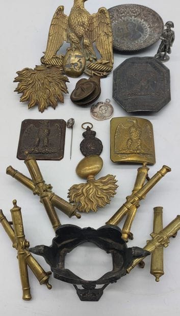 SET OF HISTORICAL SOUVENIRS: brass officer's...