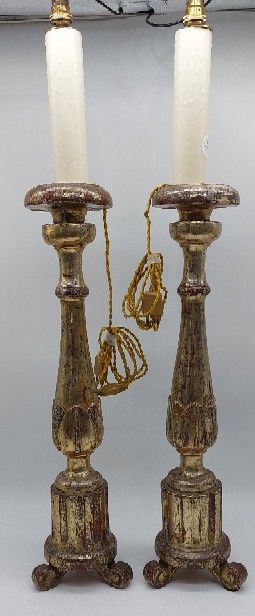 PAIRE DE PIQUES-CIERGES montés en lampe en...