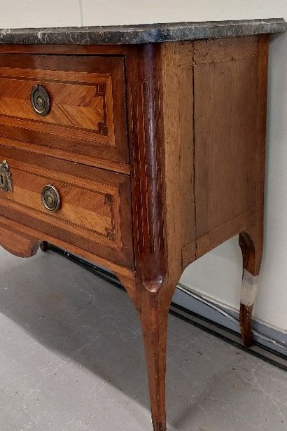 COMMODE sauteuse en bois de placage ouvrant...