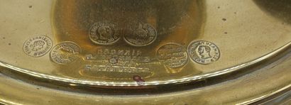 SAMOVAR en cuivre jaune, nombreux cachets

Russie

Daté...