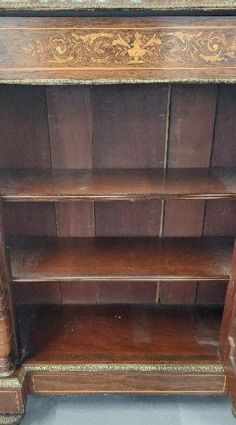 MEUBLE D'APPUI en placage de palissandre...