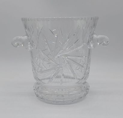 SCEAU A CHAMPAGNE en cristal taillé

H :...