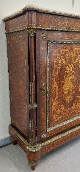 MEUBLE D'APPUI en placage de palissandre...