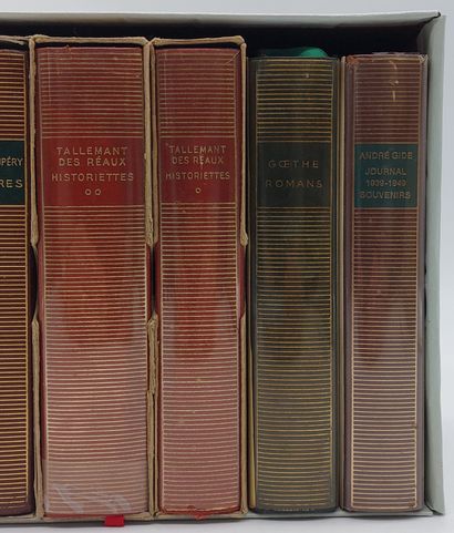 LOT DE HUIT PLEIADE :

- Histoire de la musique...
