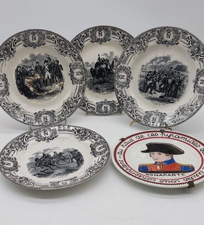SET OF NAPOLEONIAN OBJECTS including: statuettes...