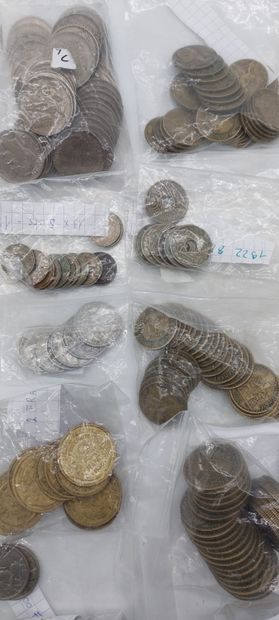 IMPORTANT LOT DE PIECES ANCIENNES
