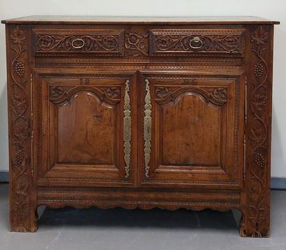 BUFFET BRETON en bois naturel, richement...