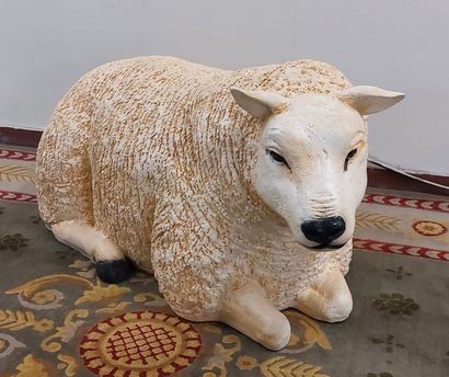 MOUTON couché en résine beige

H : 52 cm...
