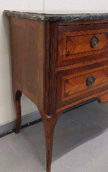 COMMODE sauteuse en bois de placage ouvrant...