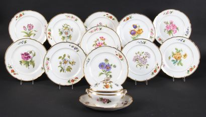 11 porcelain dessert plates with polychrome...