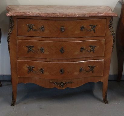 WOODEN VENEER COMMODE, three drawers, bronze...