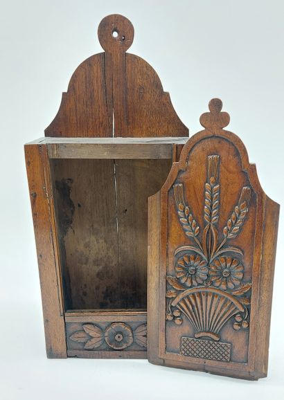 FLOUR BOX in carved walnut with wheat decoration...
