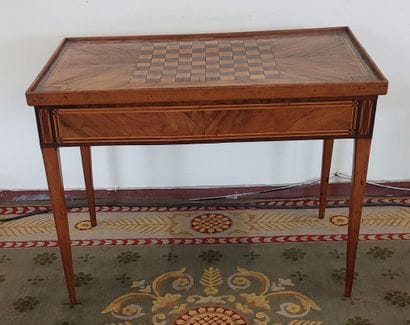 TRIC TRAC TABLE in wood and veneer decorated...