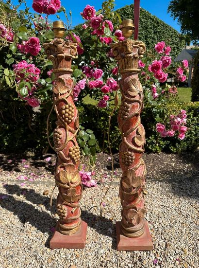 PAIR OF TORSES forming lamps in wood carved...
