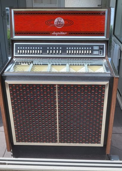 JUKE-BOX Jupiter J100
Loaded with 32 working...