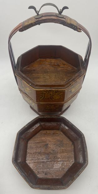 WEDDING BASKET in lacquered wood decorated...