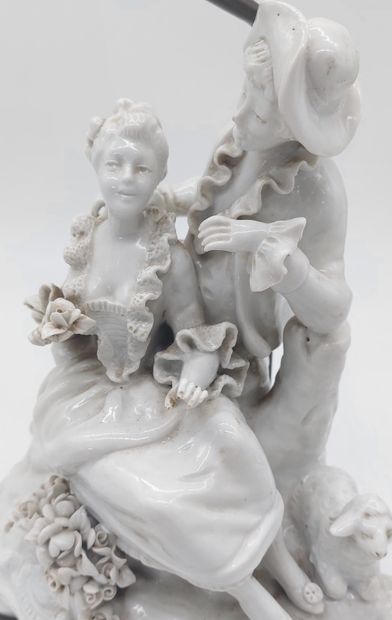 GROUP in enamelled cookie 
Galant scene
Brass...