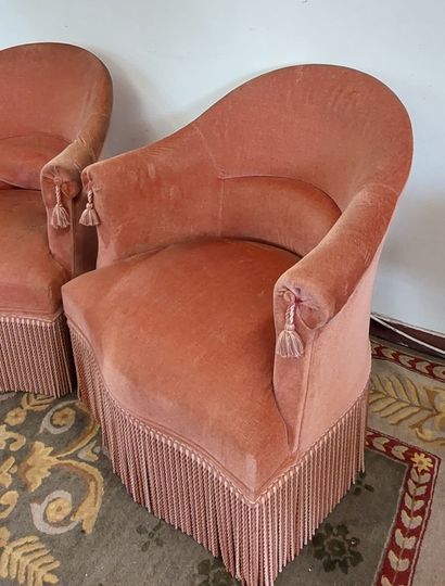 PAIRE DE FAUTEUILS CRAPAUDS garnis de tissu...