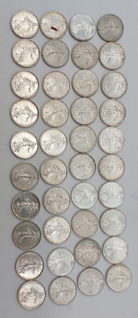 QUARANTE PIECES DE 5 FRANCS en argent
Semeuse...