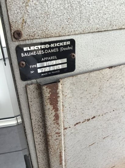 JUKE-BOX Jupiter J100
Loaded with 32 working...
