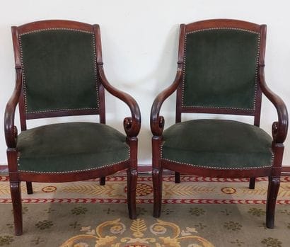 PAIR OF ARMCHAIRS in mahogany and mahogany...