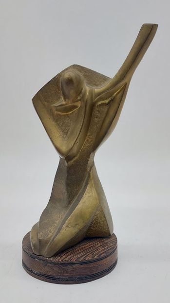 SCULPTURE in bronze, wooden base 
Total height:...