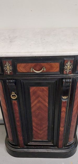 MEUBLE D'APPUI en bois noirci et bois de...