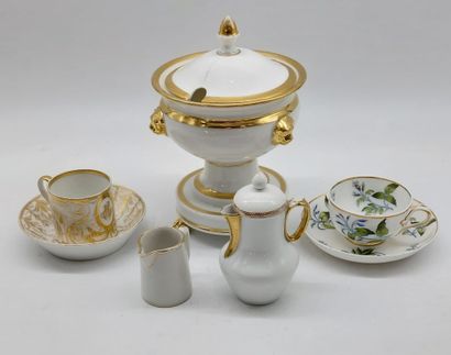 SEVRES 
Head to head service in Sèvres porcelain...