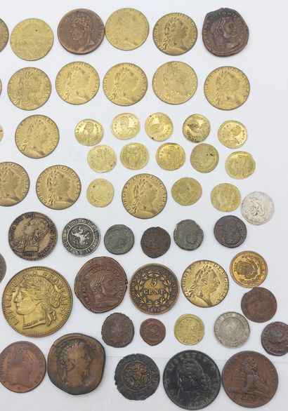 LOT OF VINTAGE PIECES