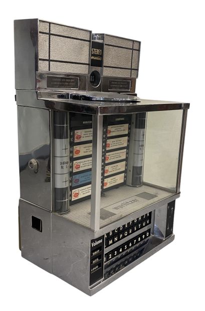 WALL-BOX WURLITZER
in chrome-plated metal...