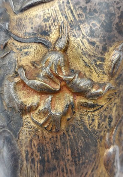 F. CLAESSENS
Bronze vase decorated with flowers...