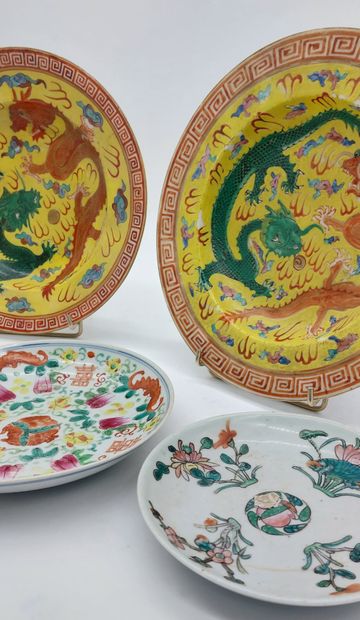 LOT OF Chinese porcelain plates and cups...
