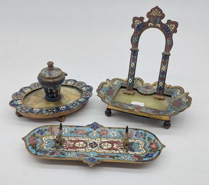 Bronze, cloisonné enamel and onyx WATCH HOLDER
H:...