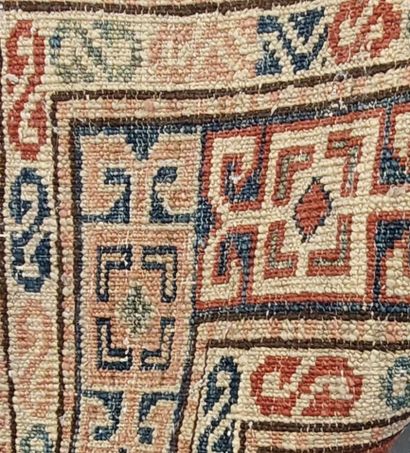 GALLERY RUG in handmade wool in red tones
268...